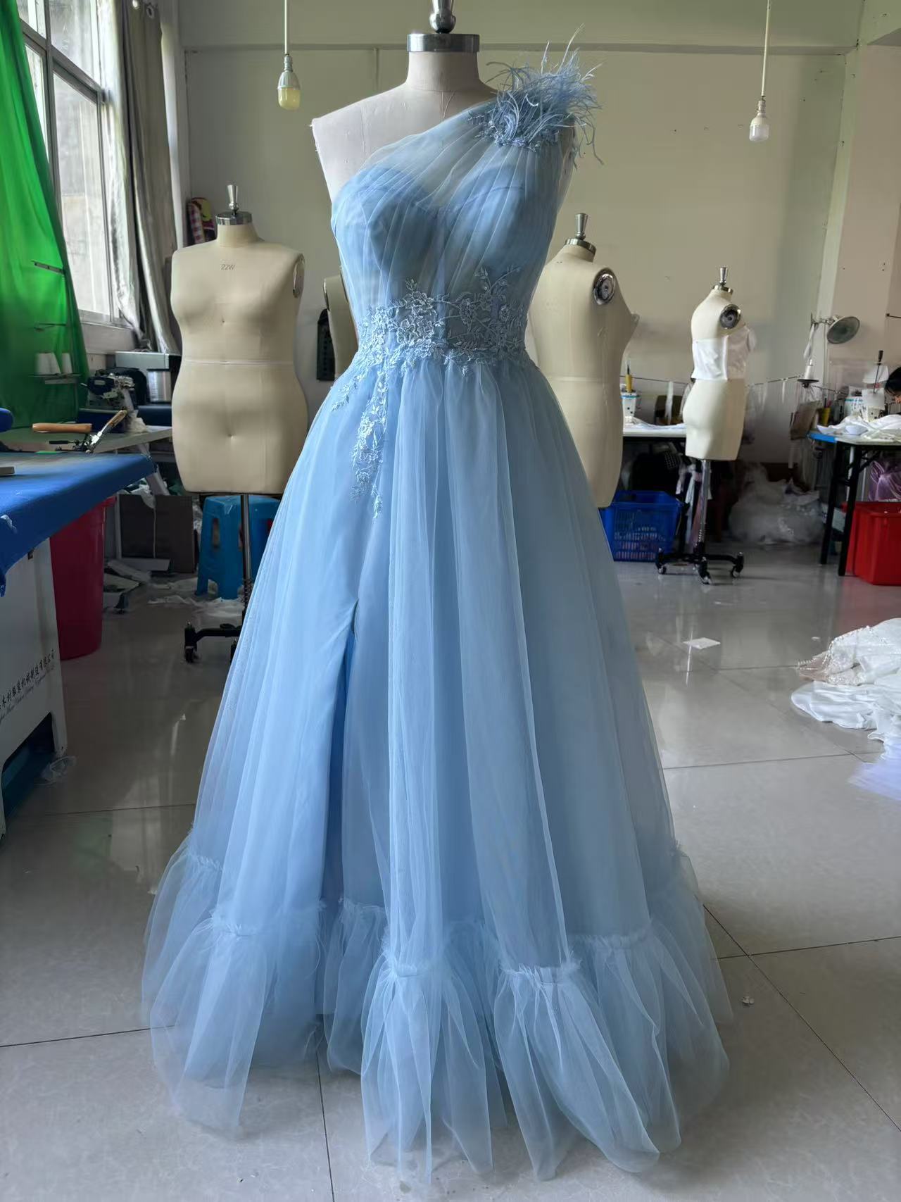 Blue One-shoulder Feather Derby Dress