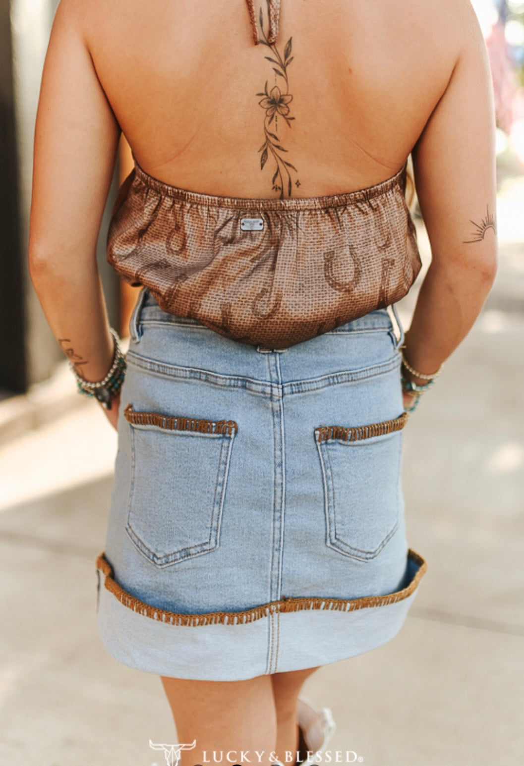 LIGHT WASH FRINGE TRIM STITCHED HEM DENIM SKIRT