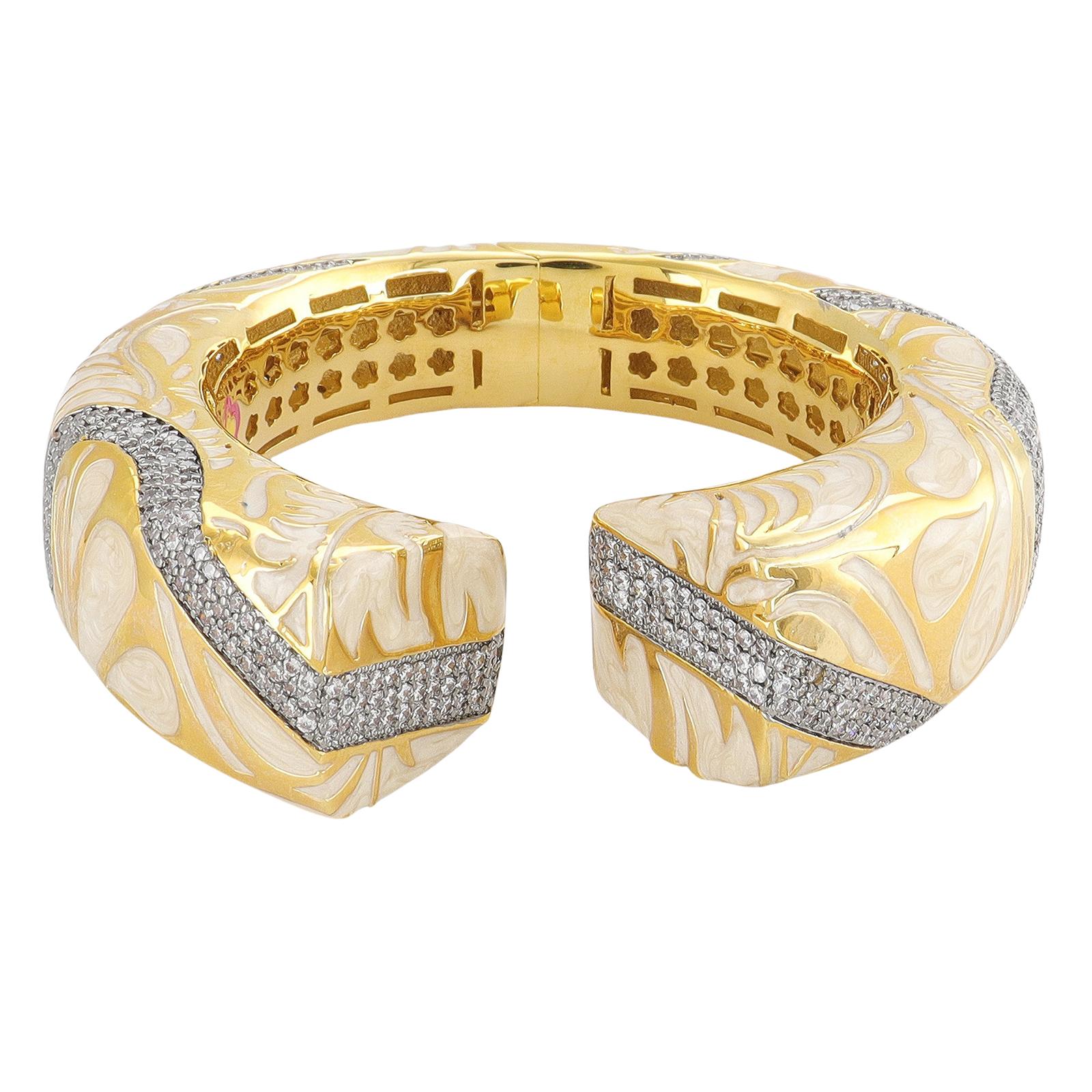 Rock My Swirl Bangle
