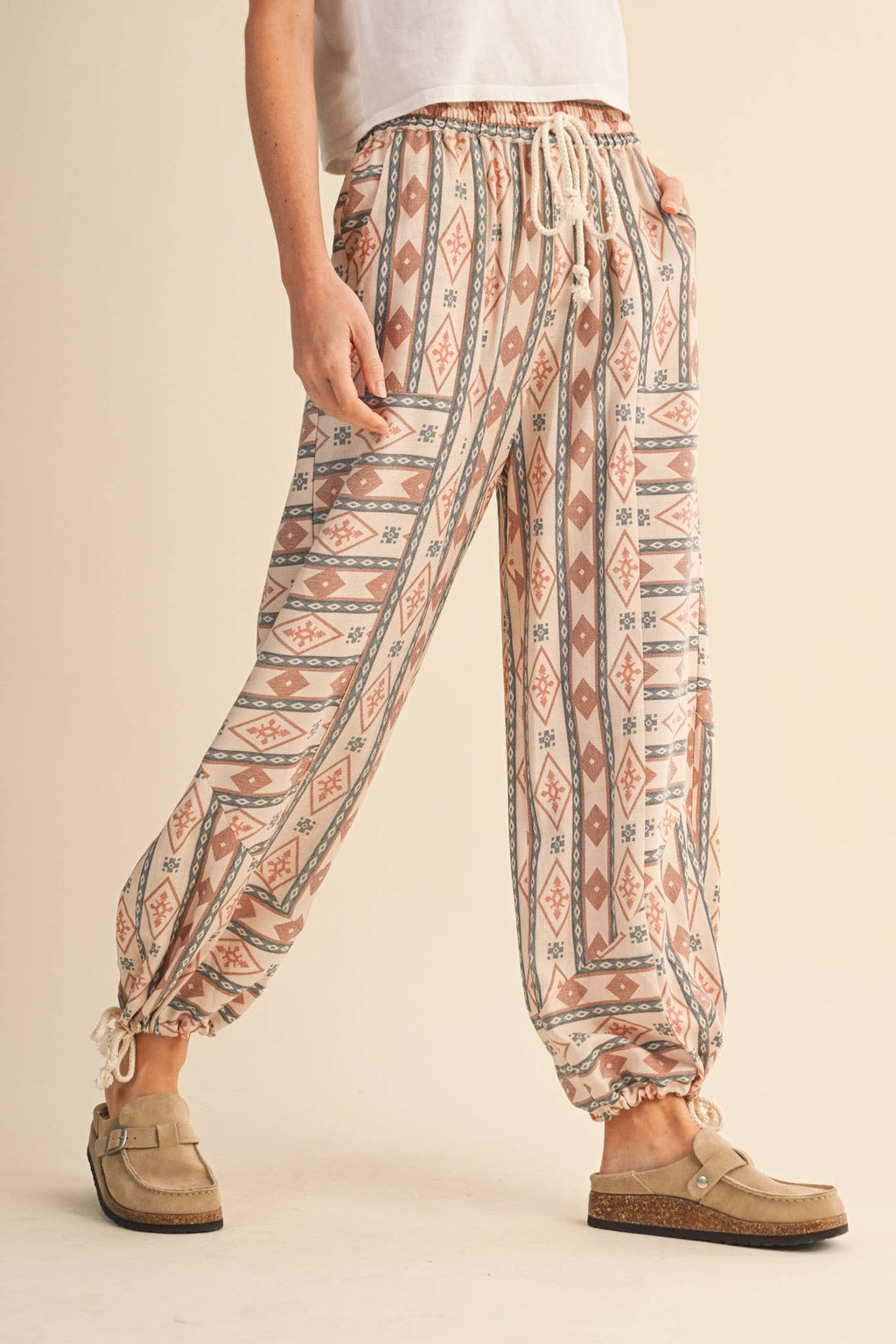 AZTEC PRINT PARACHUTE PANTS