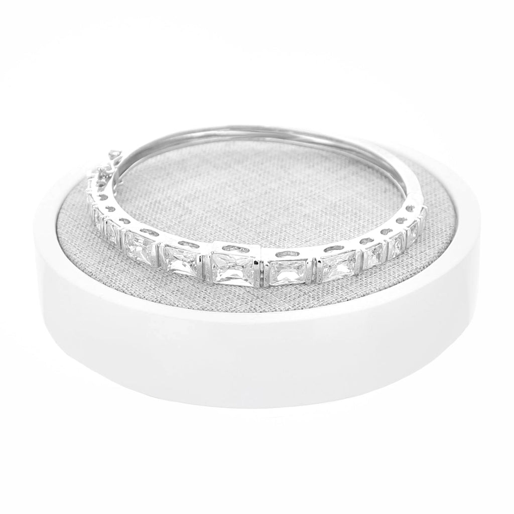 Round Jewelry Display Gray Linen and White Mdf Base - Set