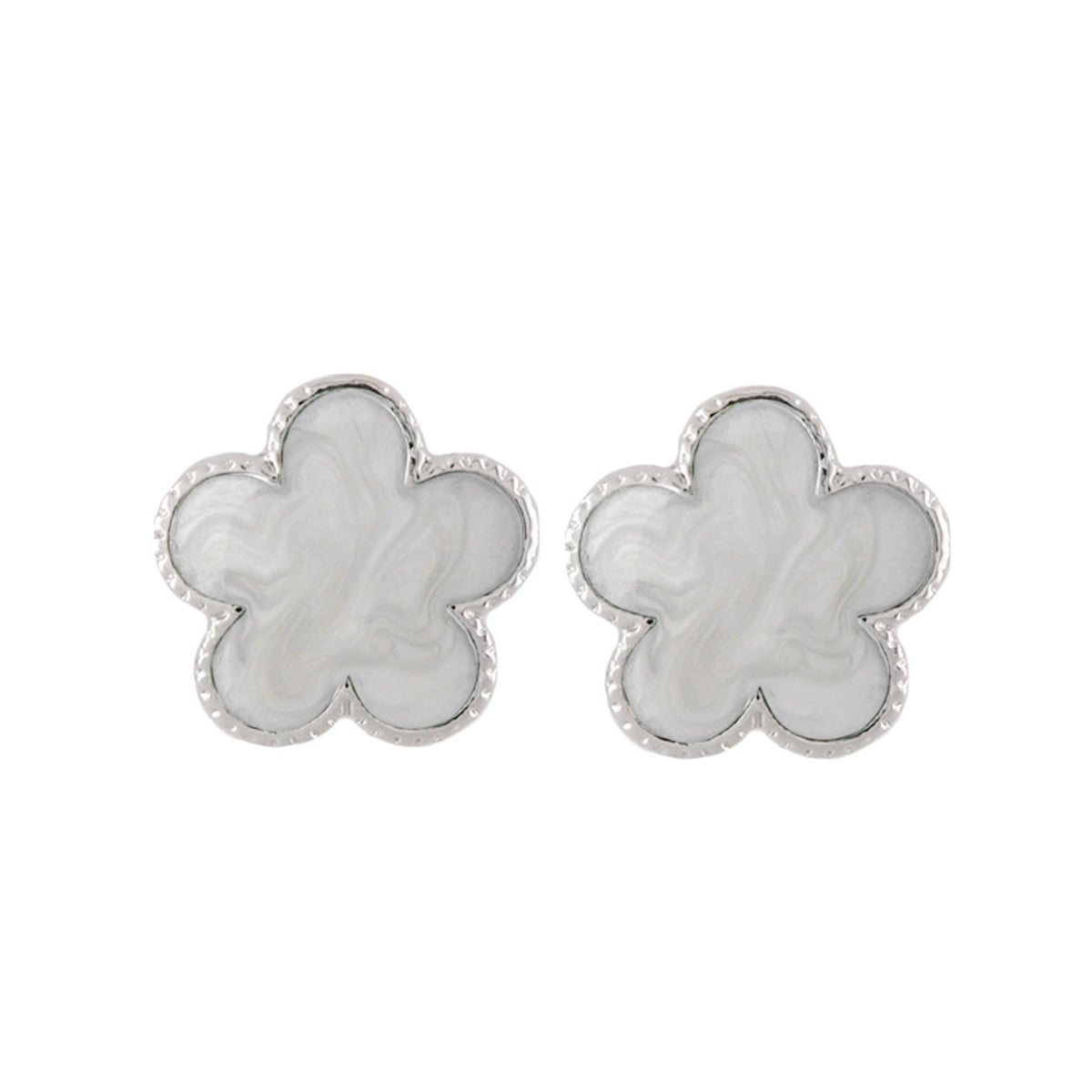 Post Earrings With Daisy  Design