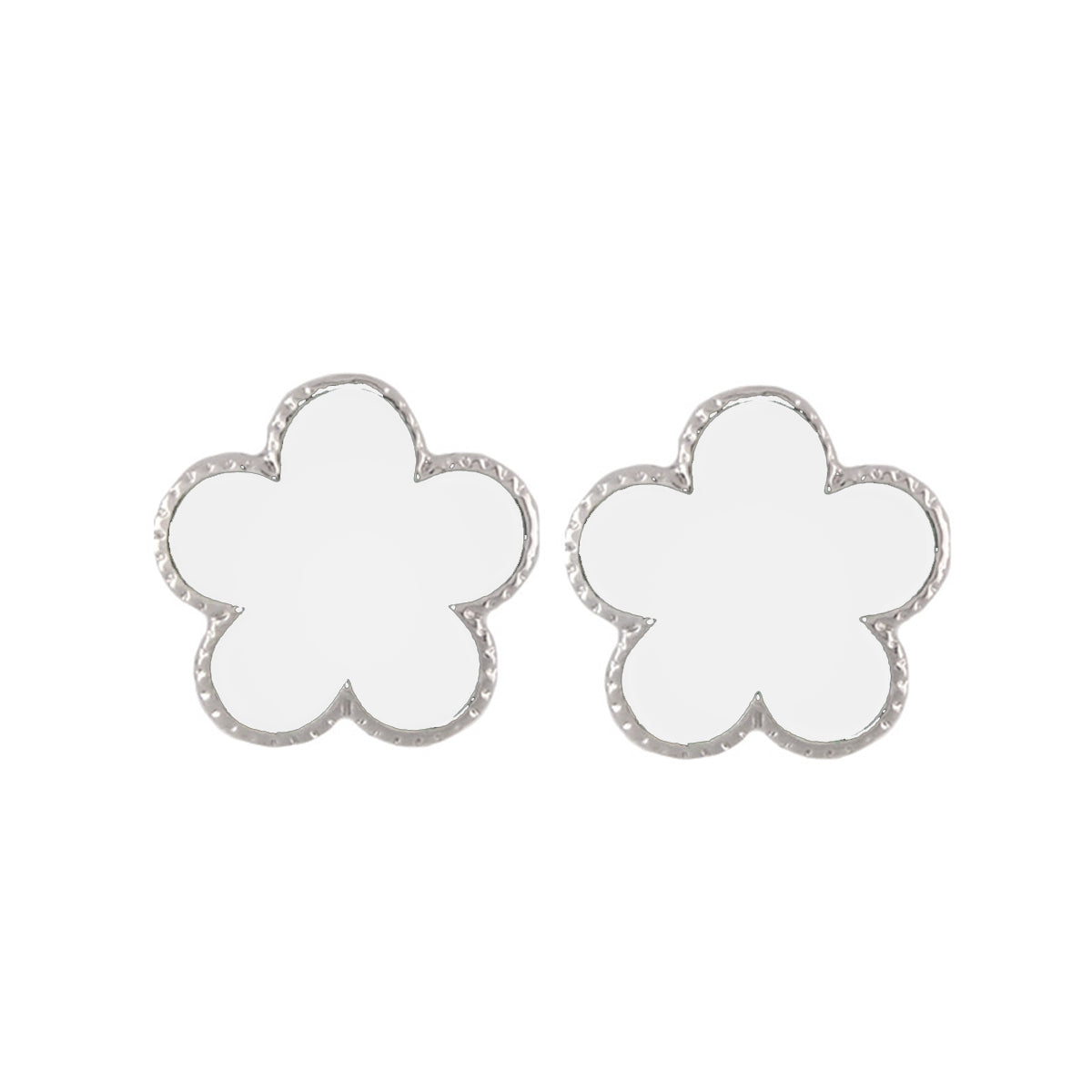 Post Earrings With Daisy  Design