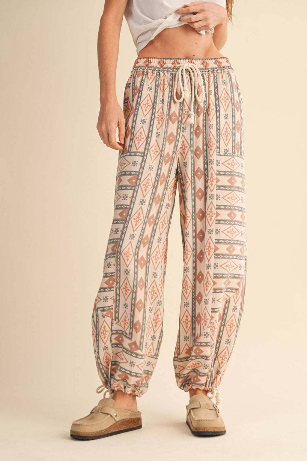 AZTEC PRINT PARACHUTE PANTS