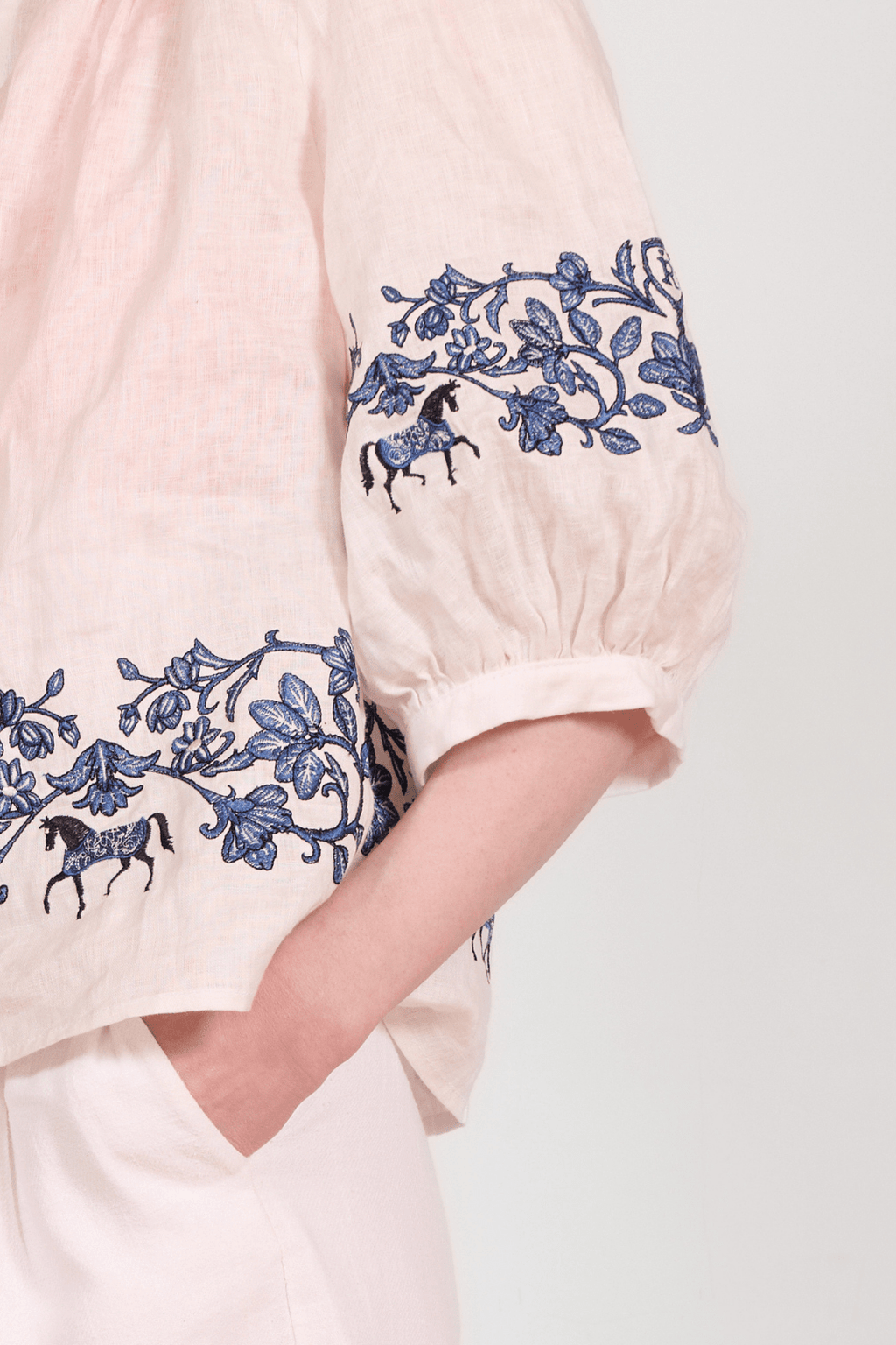 Florale Embroidered Linen Blouse | White