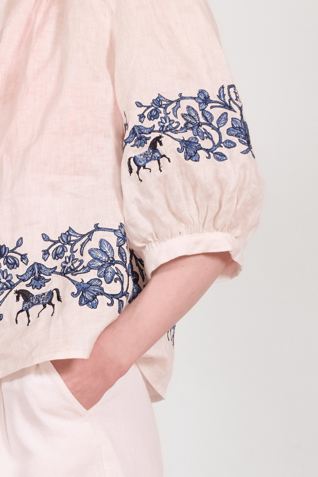 Florale Embroidered Linen Blouse | White