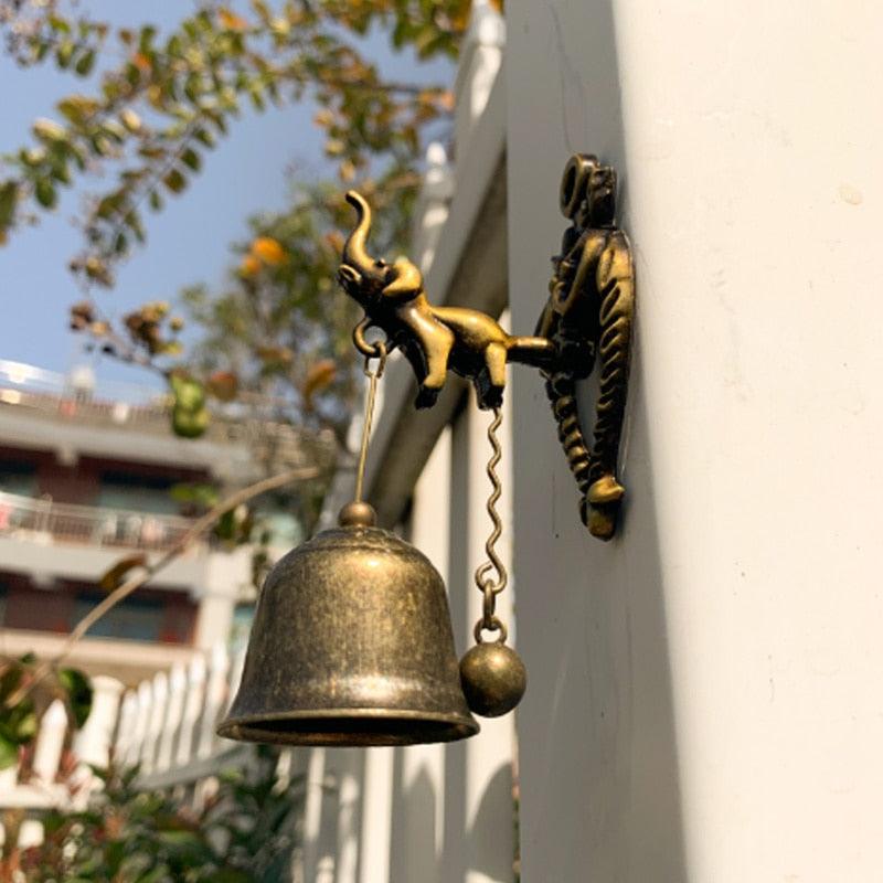 New Vintage Metal Doorbell Horse Elephant Animal Shape Wind Chime Retro Classic Magnetic Wind Chimes Decoration For Shopkeepers Wall Door Ornaments Indoor Outdoor Wall Hanging Owl Decoration Bell
